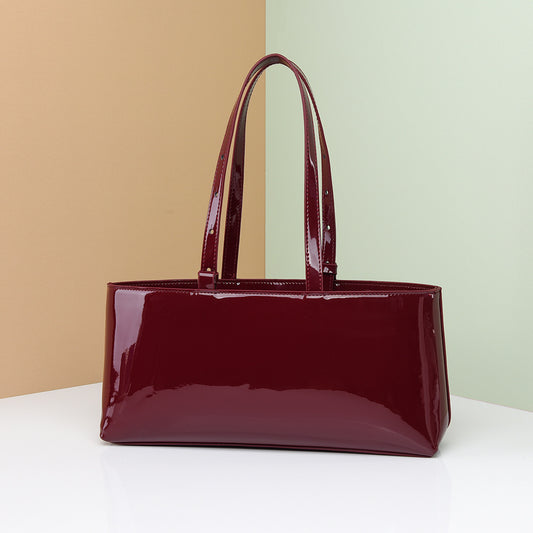 Retro Patent Leather Commuter Shoulder Bag – Spacious Tote for Work & Everyday