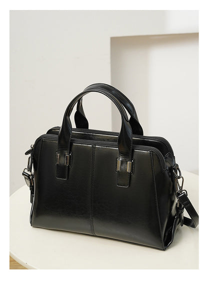 Biker-Style Tote – Spacious Shoulder Bag for Work & Commute