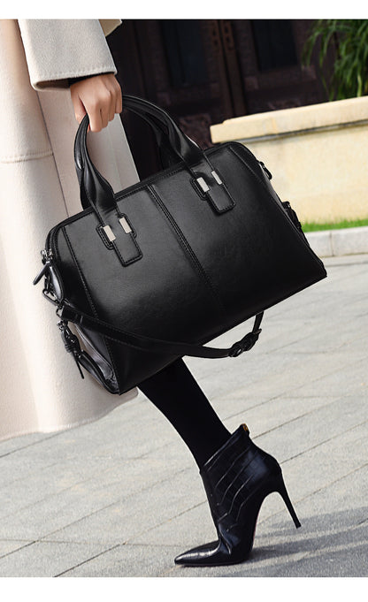 Biker-Style Tote – Spacious Shoulder Bag for Work & Commute