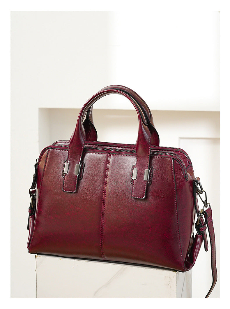Biker-Style Tote – Spacious Shoulder Bag for Work & Commute